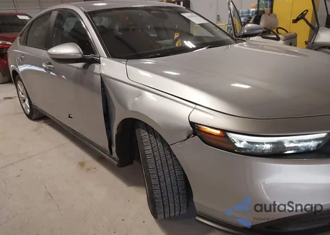 2024 Honda Accord Lx z USA, uszkodzony, nr VIN 1HGCY1F26RA045215